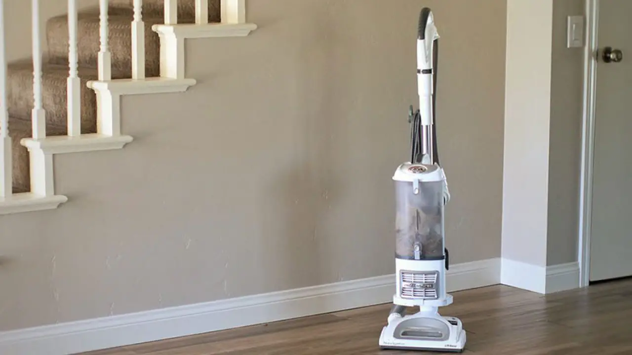 18 Best Shark Vacuums Reviews 2020 Apex Ninja Navigator Pets