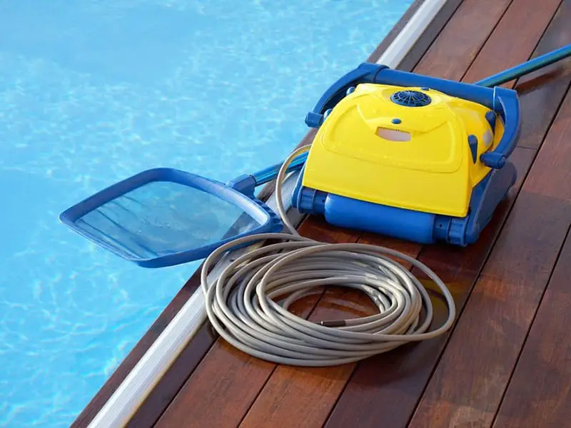 automatic pool vacuum