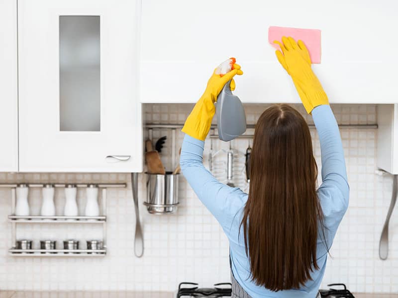 Kitchen Cabinet Cleaner