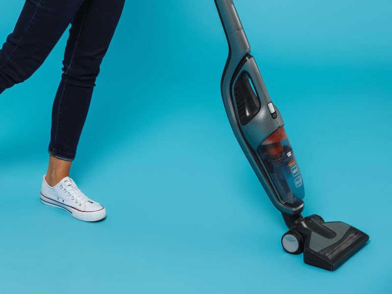 Vacuum with Retractable Cord