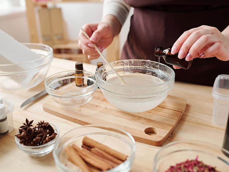 Mixing Essential Oils