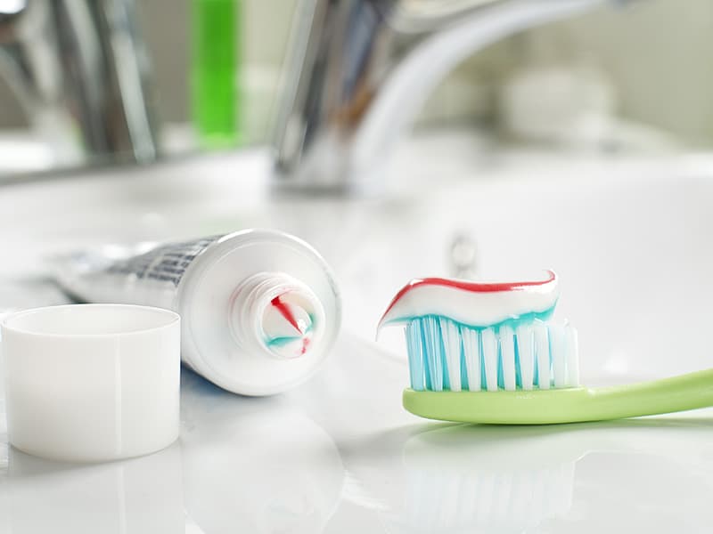 Toothbrushe Toothpaste Bathroom