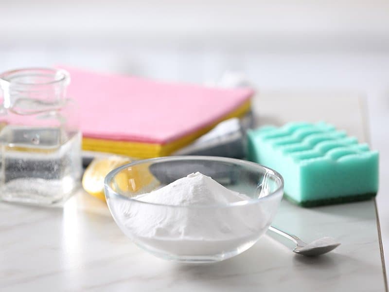 Baking Soda In Eliminating Yellow Stains