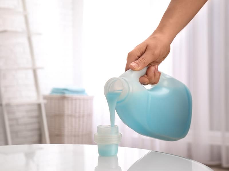 Using Liquid Detergents